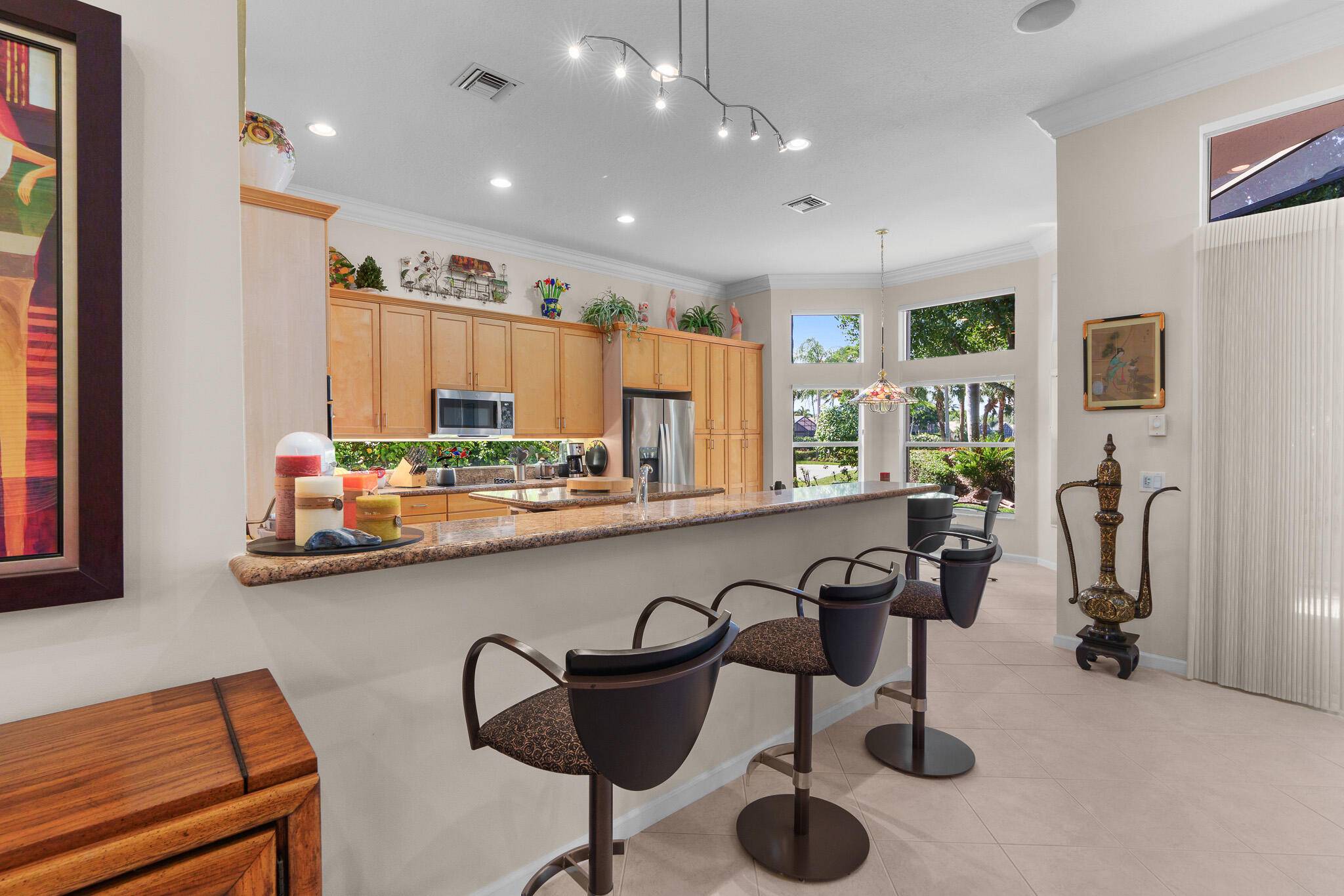 MOVE IN READY, IMMACULATE RARELY AVAILABLE 3 BEDROOM 2.