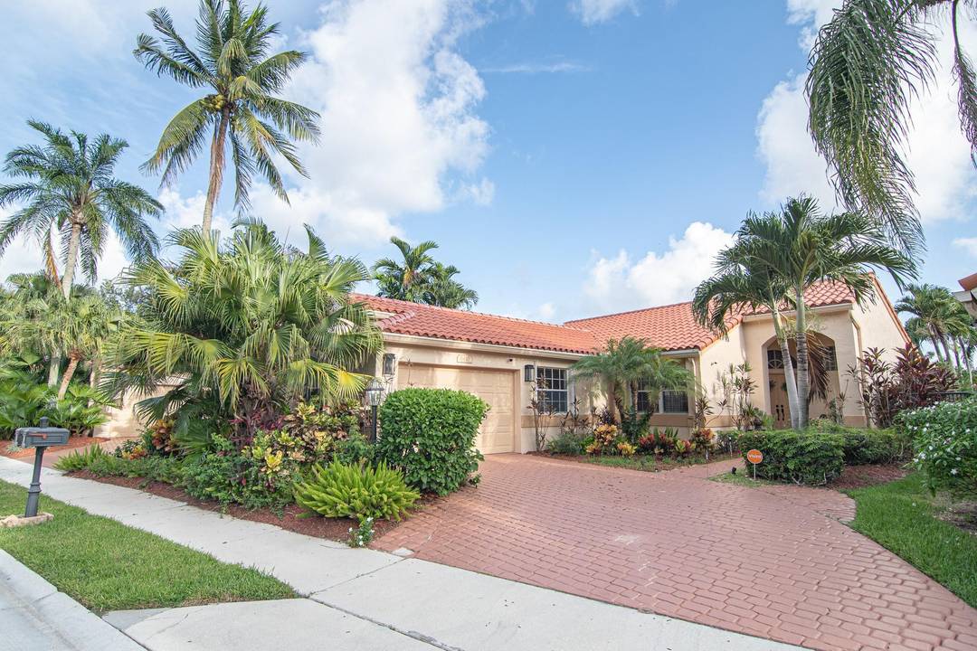 Gorgeous 3 bedroom, 2 bath pool home located in the highly sought after gated community of Brentwood in Boca Raton.