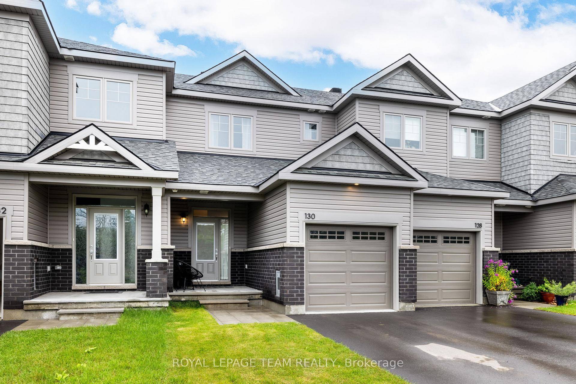 Welcome to your new home in the desirable Findlay Creek community !