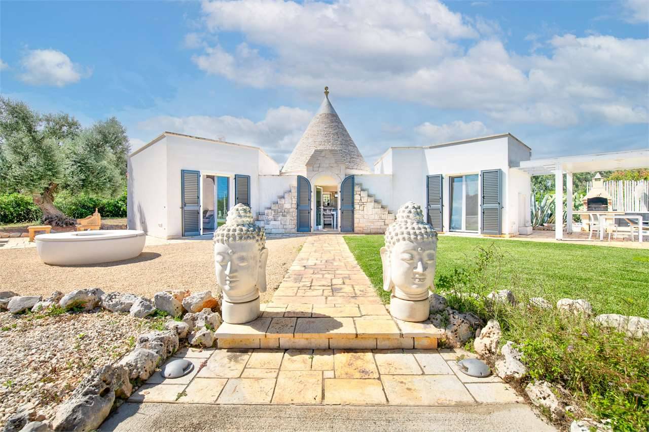 Villa Trullo Altair with pool