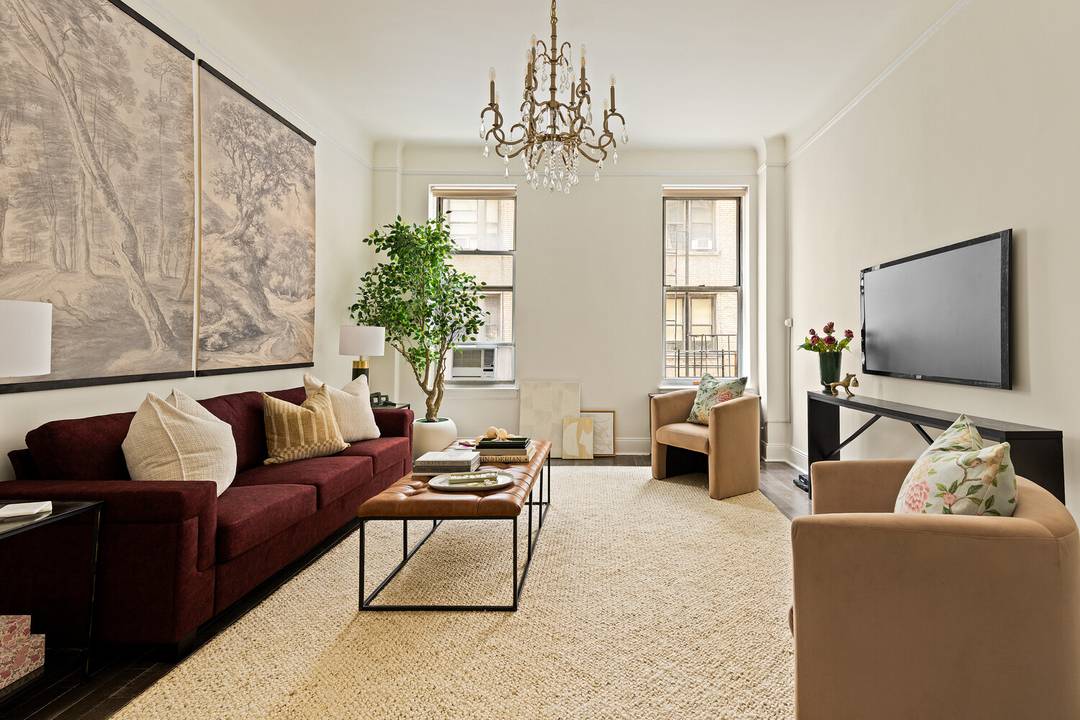 Welcome to 318 West 100th Street, Apt.