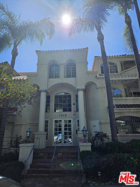 7218   Hillside Ave 3BR Hollywood Hills East La