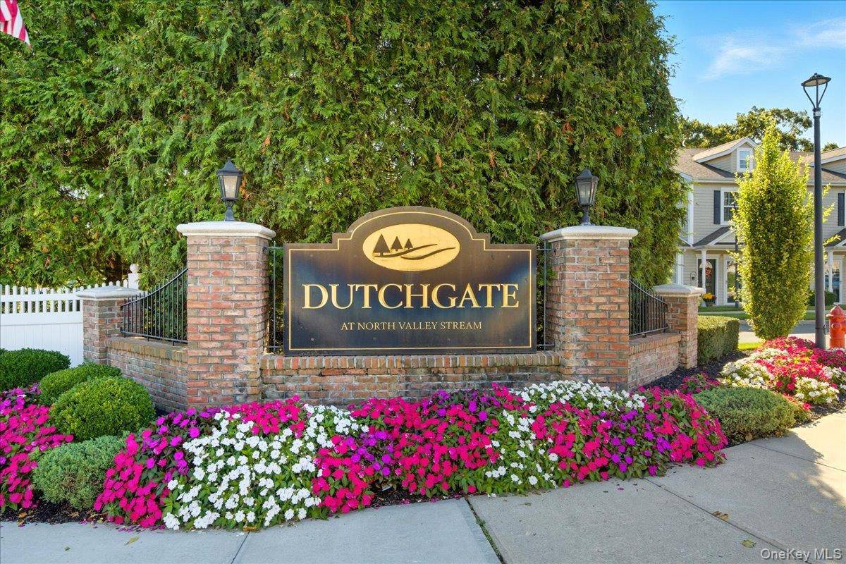 Introducing Chic, Sophistication amp ; Exquisite Detailed Perfection, please welcome this Second Floor, 2 Bedroom, 2 Bath Condo.