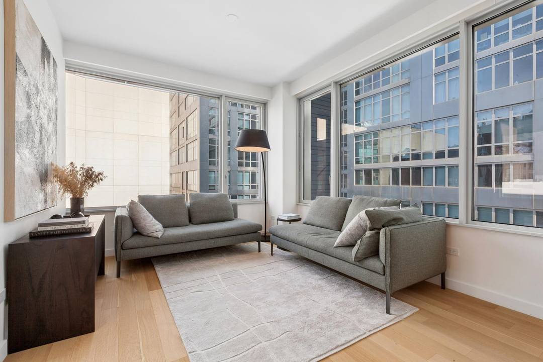 SIVA Tower, designed by Pritzker Prize winning architect A lvaro Siza with interiors by Gabellini Sheppard, is a rare architectural landmark on Manhattan s West Side.