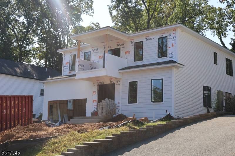 Welcome to 36 Crestview Hill Rd, Build by one of Essex County's premier builders, ICCONIC Builders.