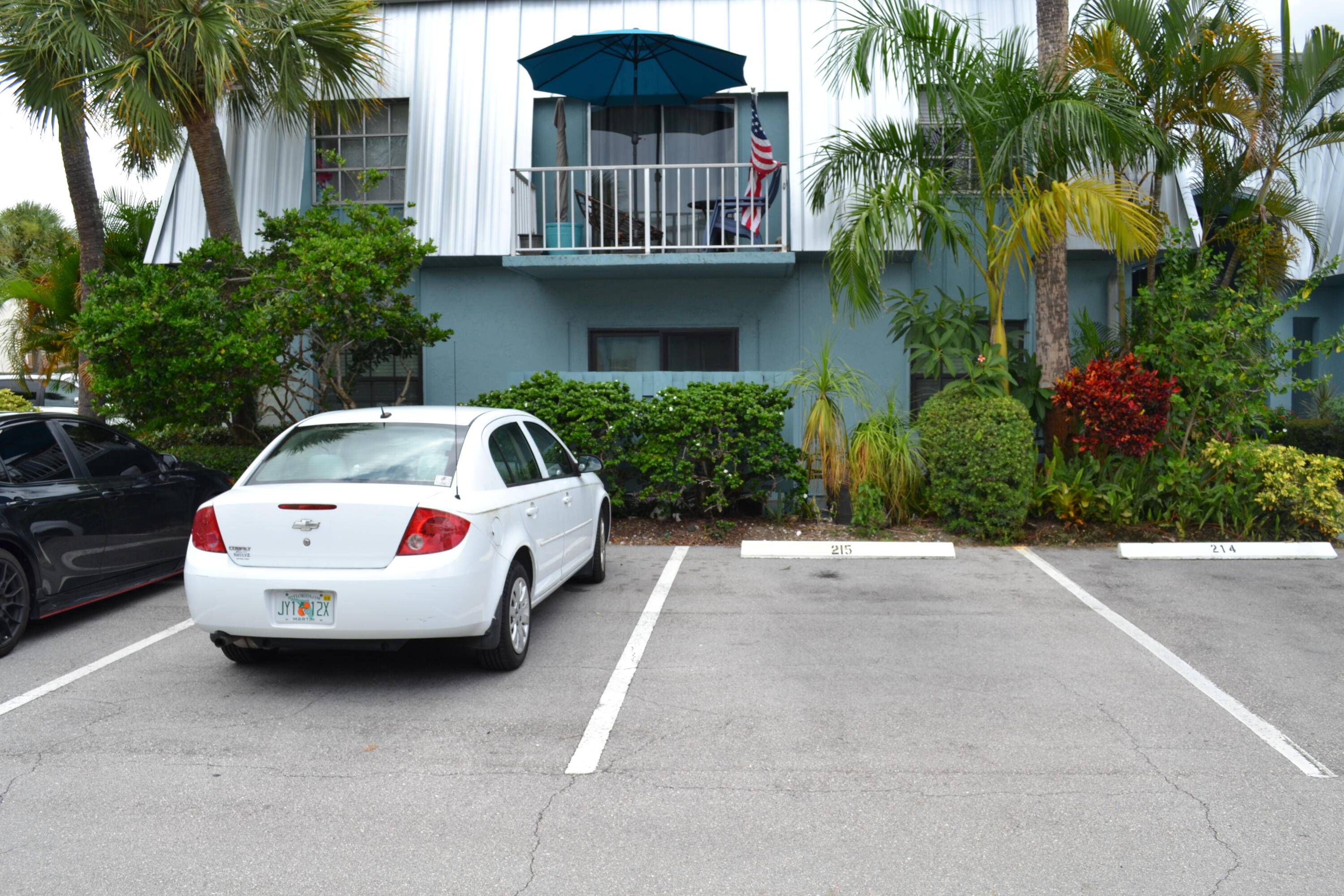 Ground floor end unit 2 bed 2 bath condo located in Poppleton Creek Condominiums near the intersection of US1 and Kanner Highway.