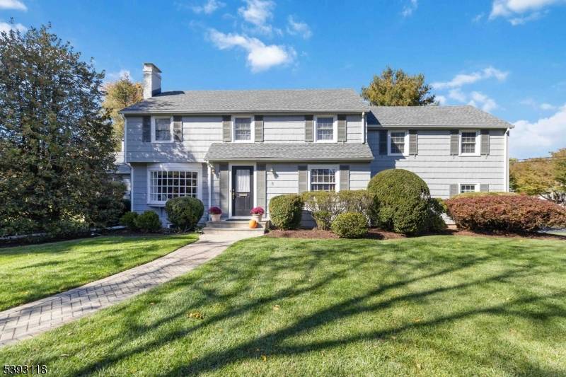 Charming Colonial with picture perfect curb appeal located in desirable Convent Station.