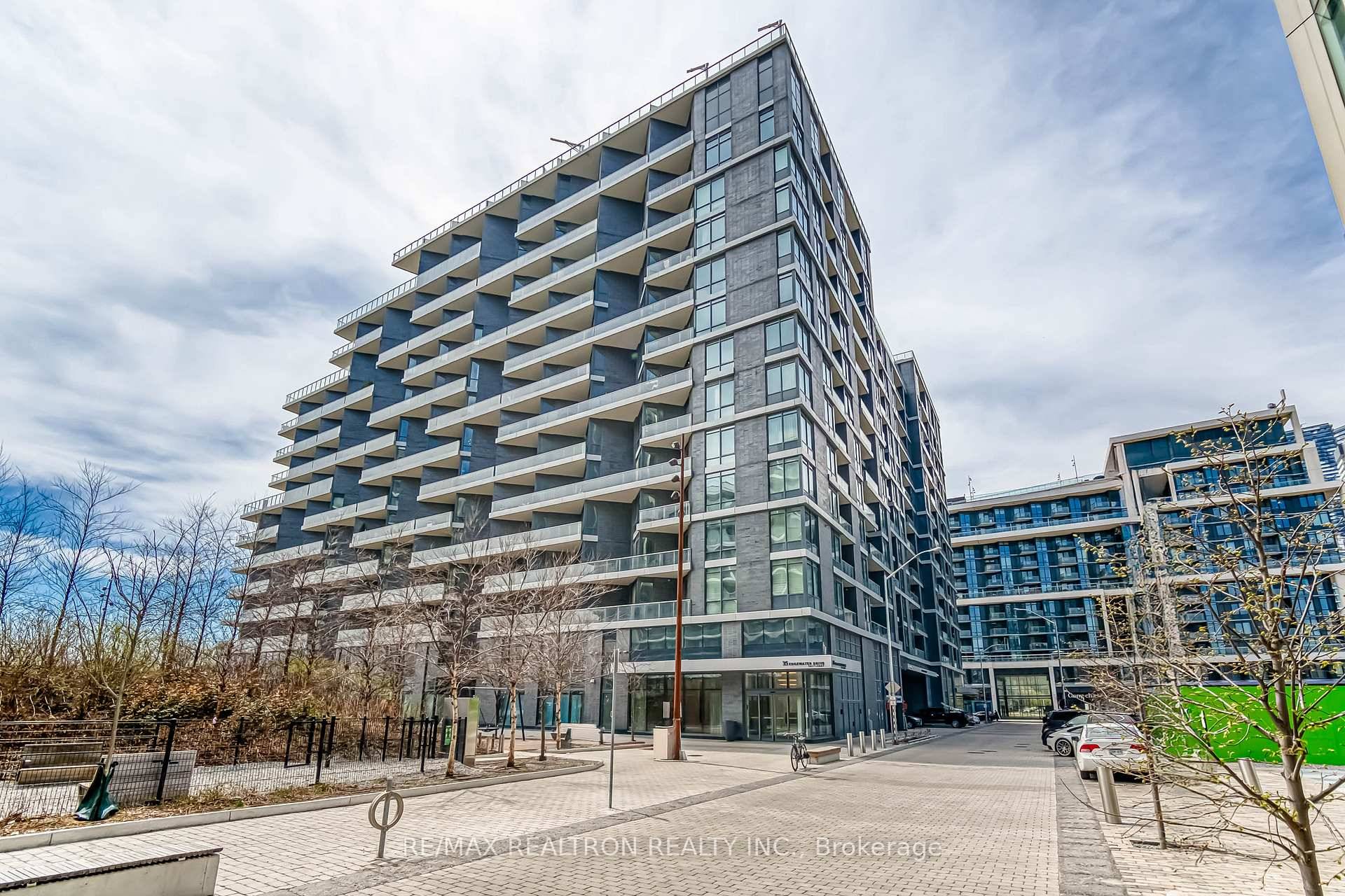 Welcome to AquaVista at Bayside A Tridel Built Luxury Waterfront Residence !
