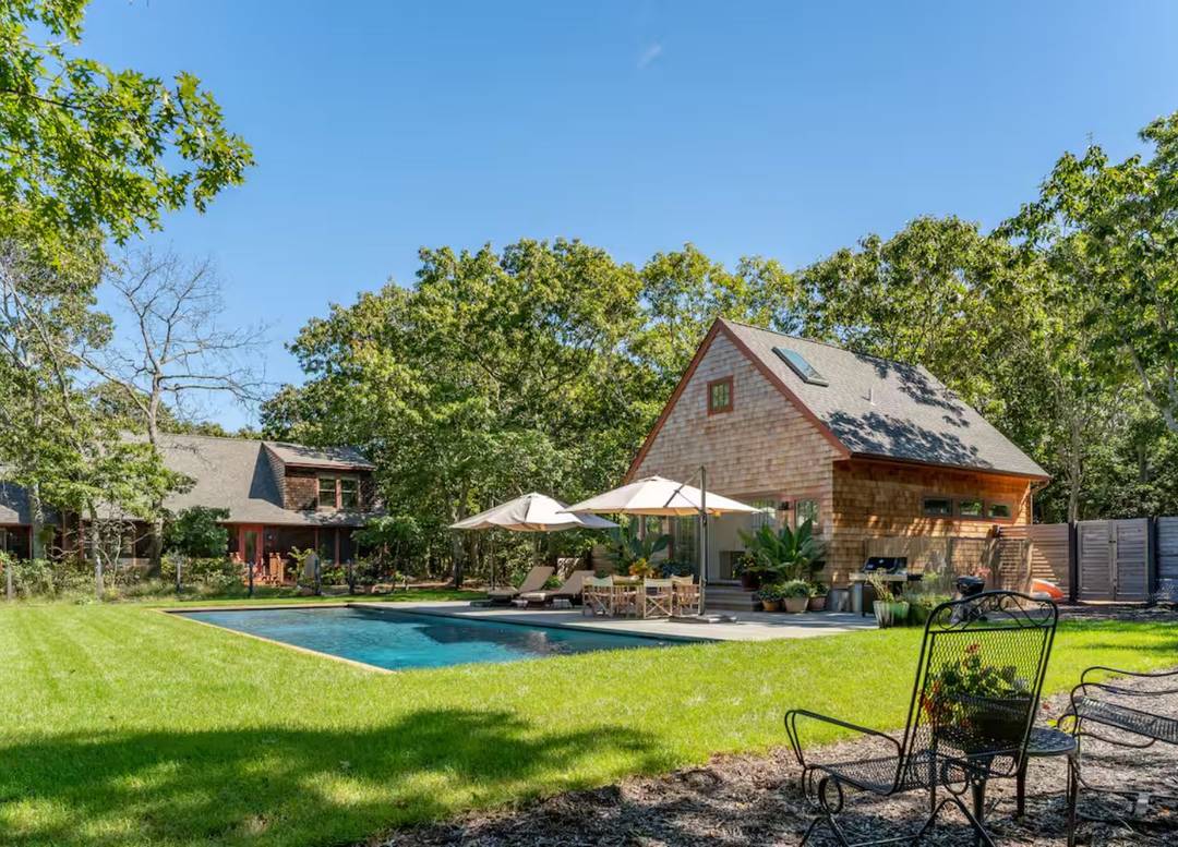 CHARMING CRAFTSMAN HOME NEAR SAG HARBOR VILLAGE