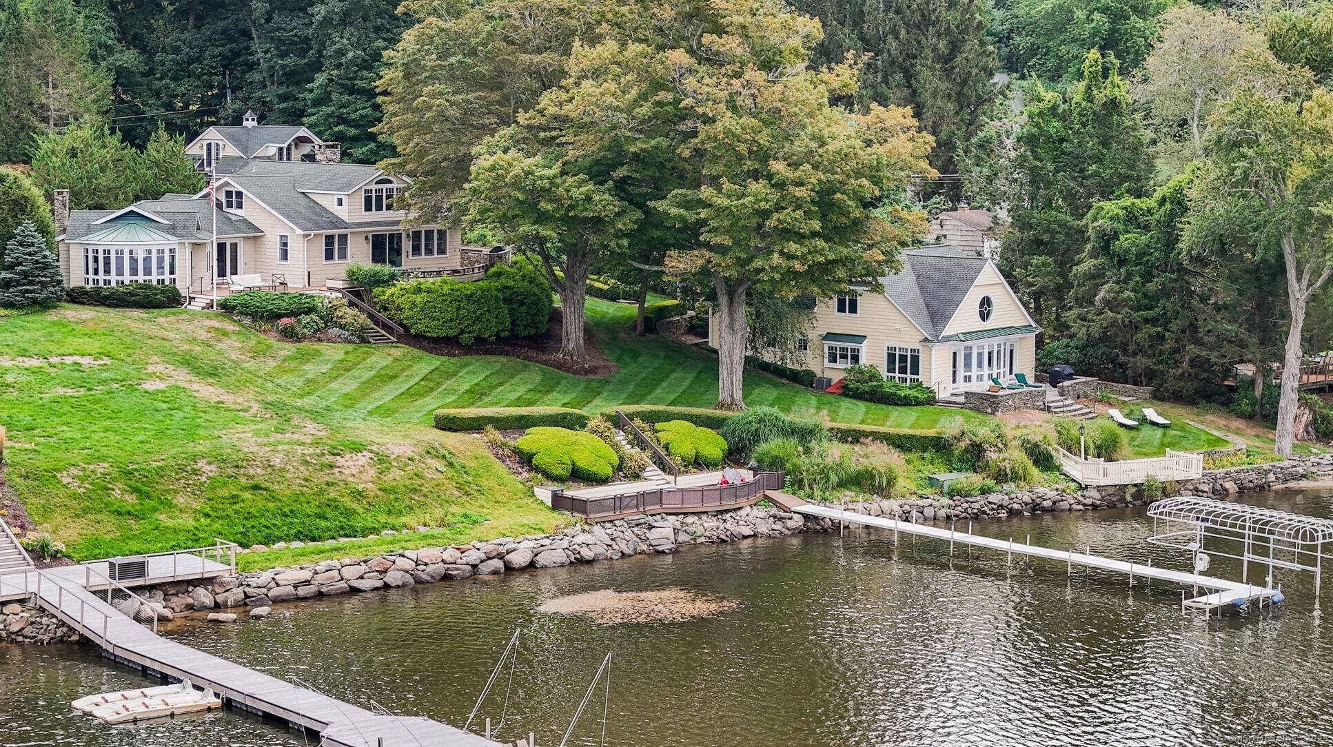 Lakefront estate set on 1.