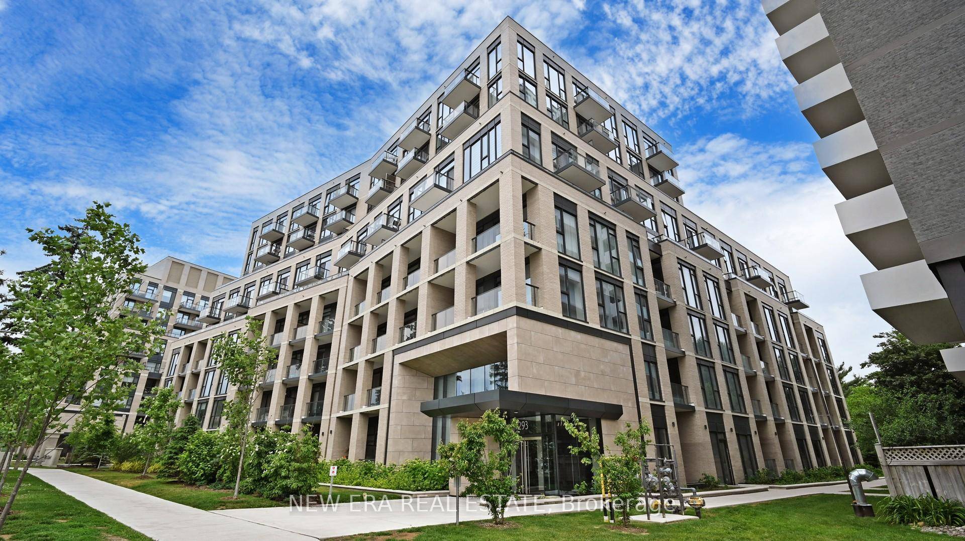 Welcome to this exclusive corner unit in a renowned building, The Kingsway !