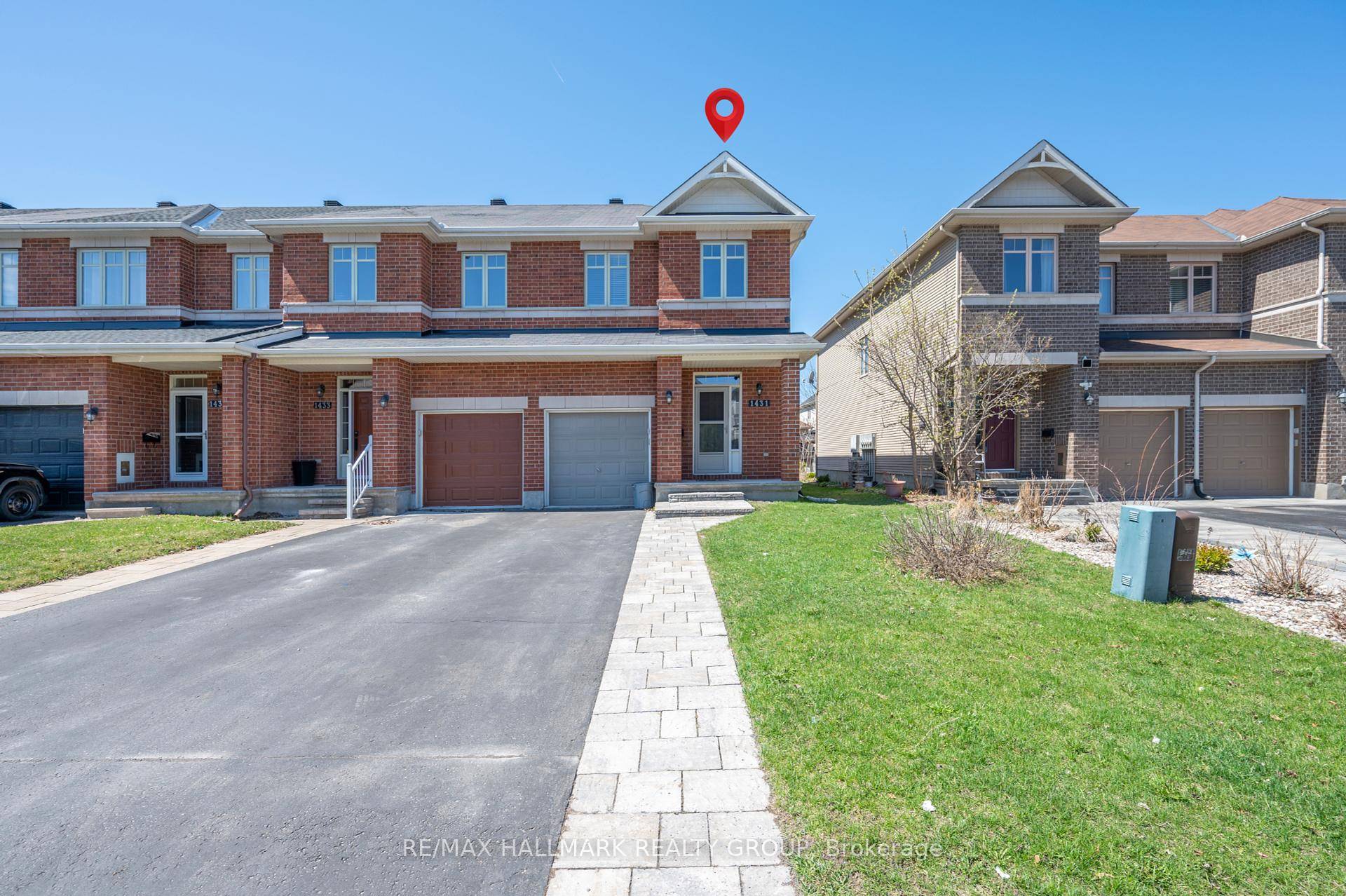 Lovely End Unit Townhome for Rent Stylish, Spacious amp ; Move In Ready !