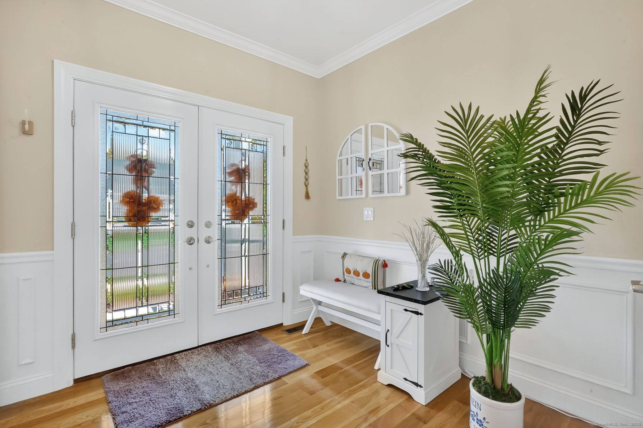 PHOTOS FROM A SIMILAR UNIT.