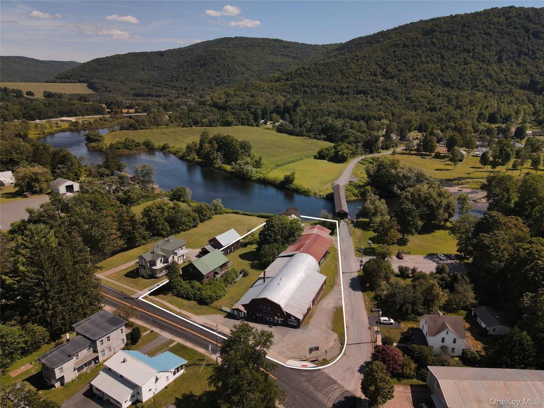 MULTI FAMILY amp ; MULTI USE RIVER FRONT INVESTMENT.