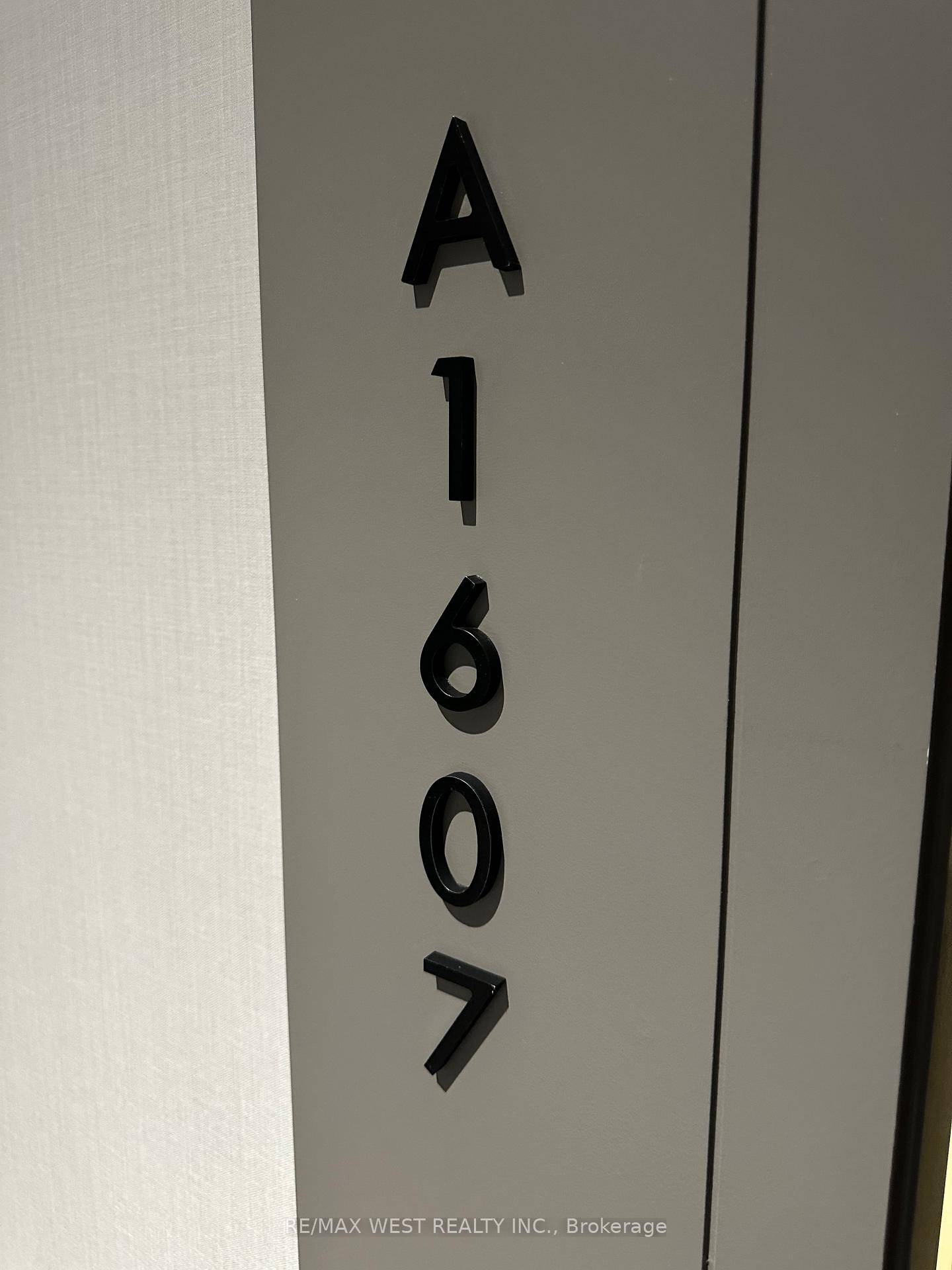 Brand new upgraded 2 bed corner suite at North Oak by Minto.