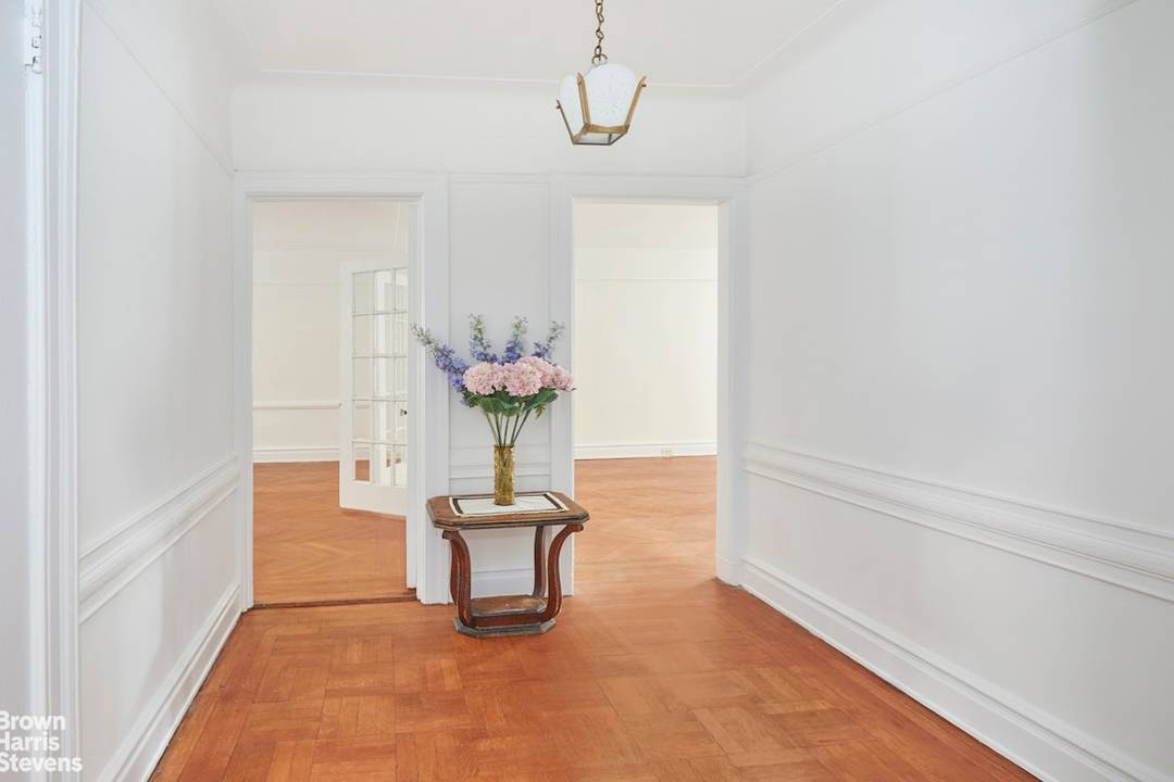 View this charming Classic 6 home located in 505 West End Avenue, a well run boutique cooperative on the corner of 84th Street in the sweet spot of the Upper ...