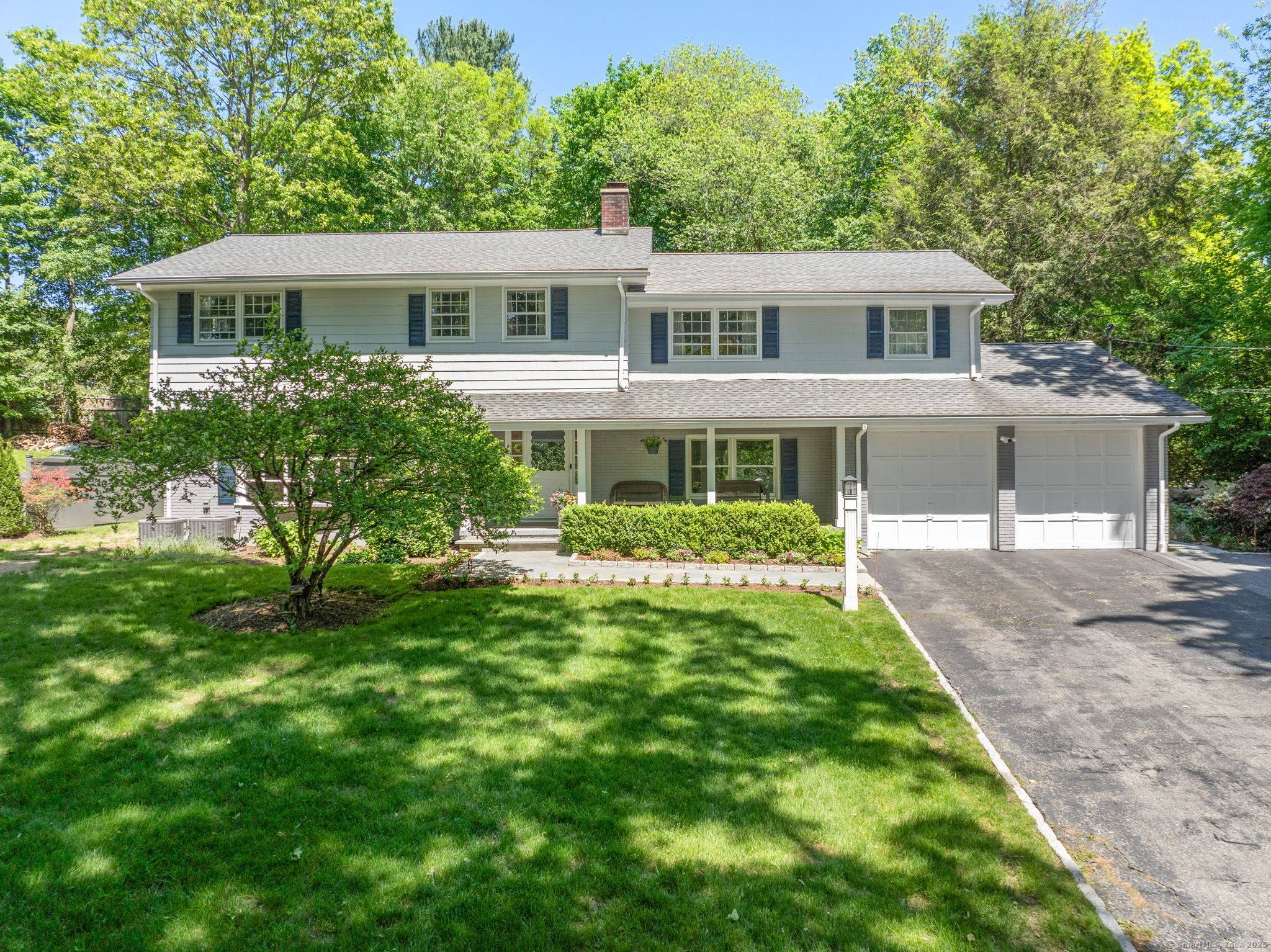 Looking for a home in the Cranbury neighborhood that's in pristine condition ?
