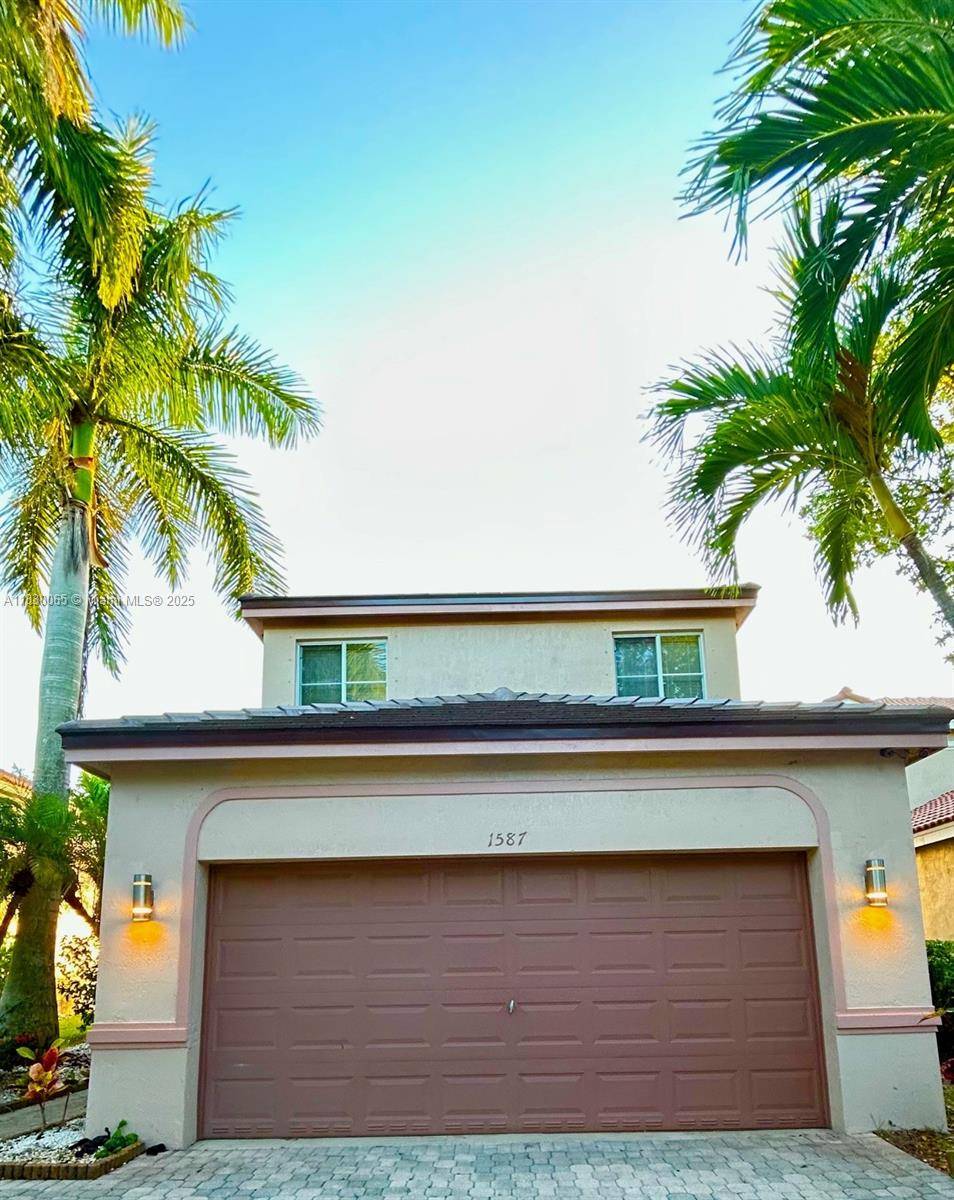 Prime location. NEW ROOF 2025 1 year warranty.