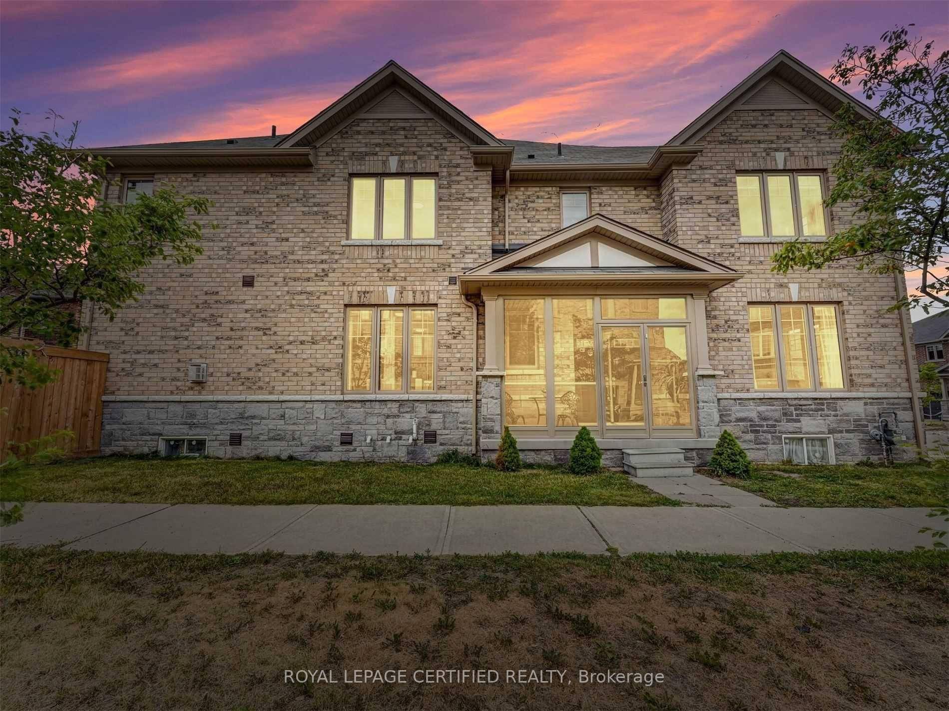 Absolutely Stunning Brand New LEGAL Basement Apartment in the Desirable Clark Neighborhood !