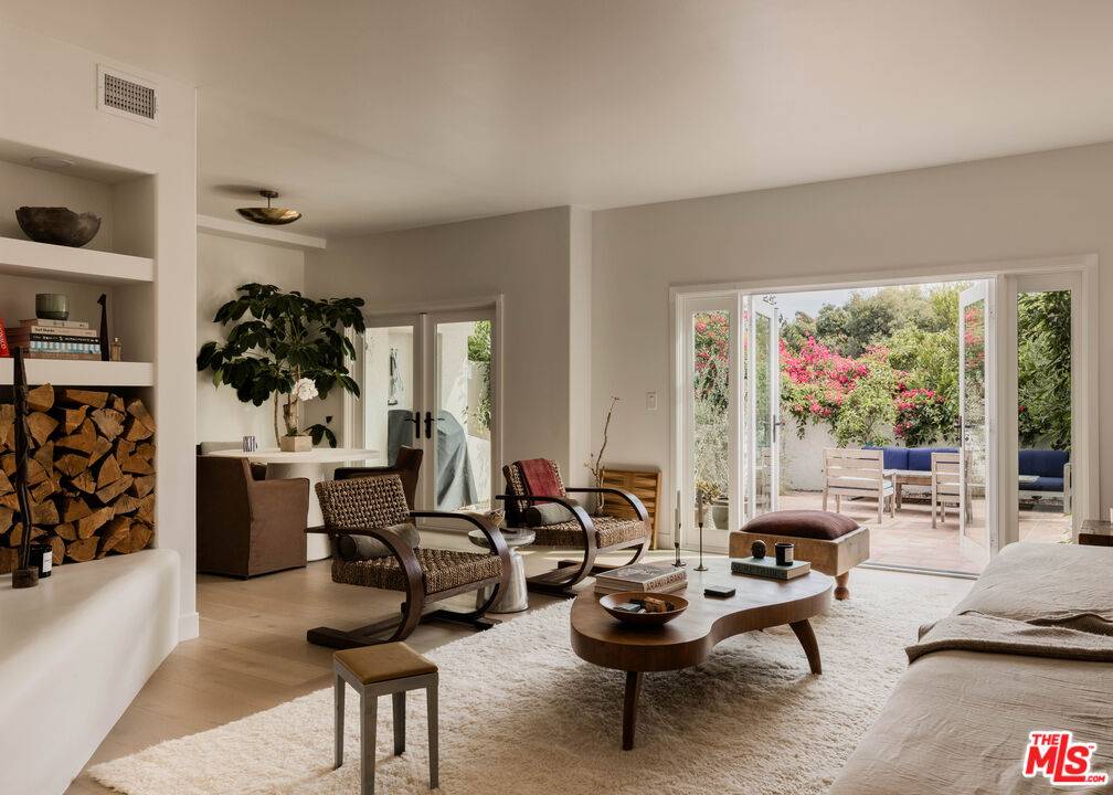 6435 Zumirez Dr 2BR Malibu La