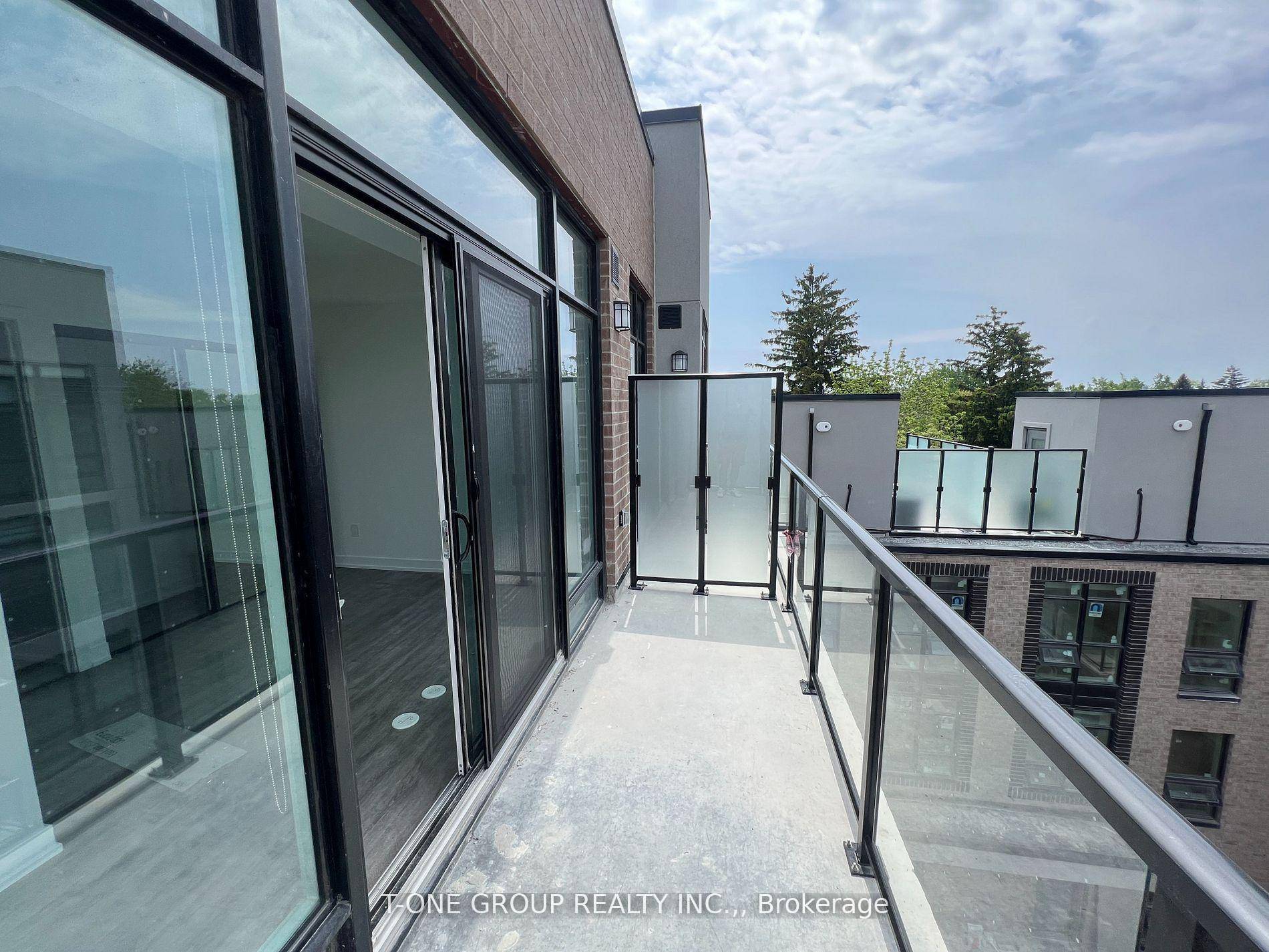 Only 1 year old condo townhouse unit in North York.