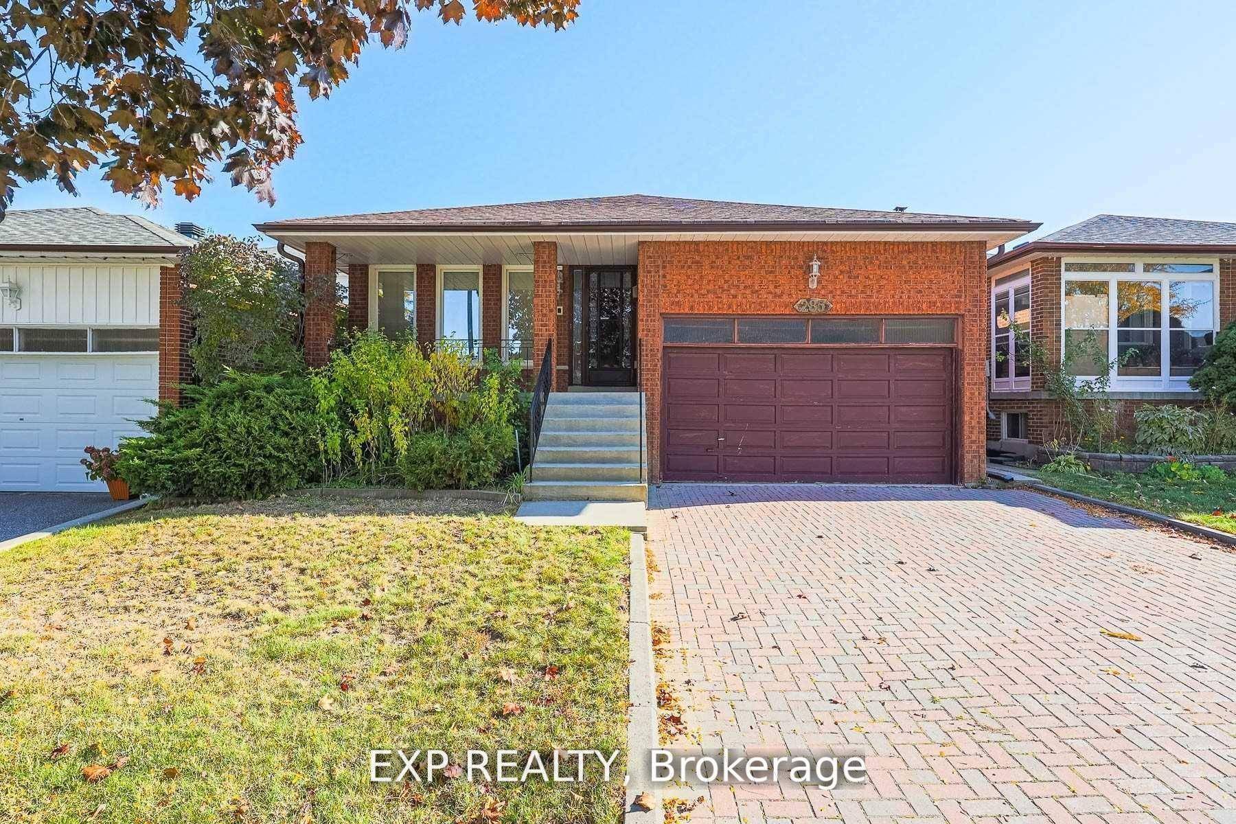 Bright And Spacious Detached Backsplit 5 Bedroom In Quiet Family Neighbourhood.