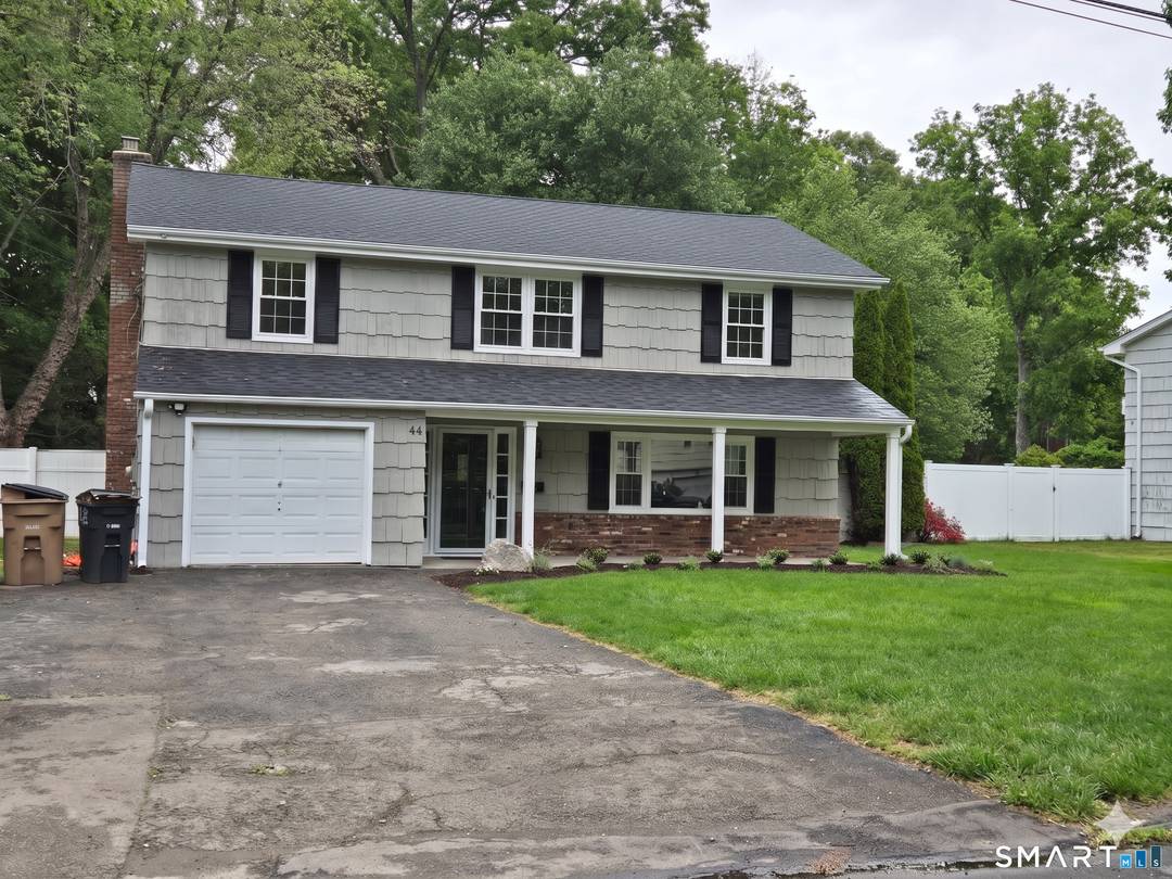 Welcome to 44 Barmore Drive West a beautifully renovated home from top to bottom, inside and out.