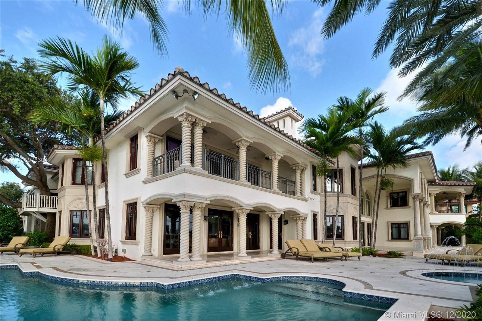 Intracoastal point lot with 300' of water frontage.
