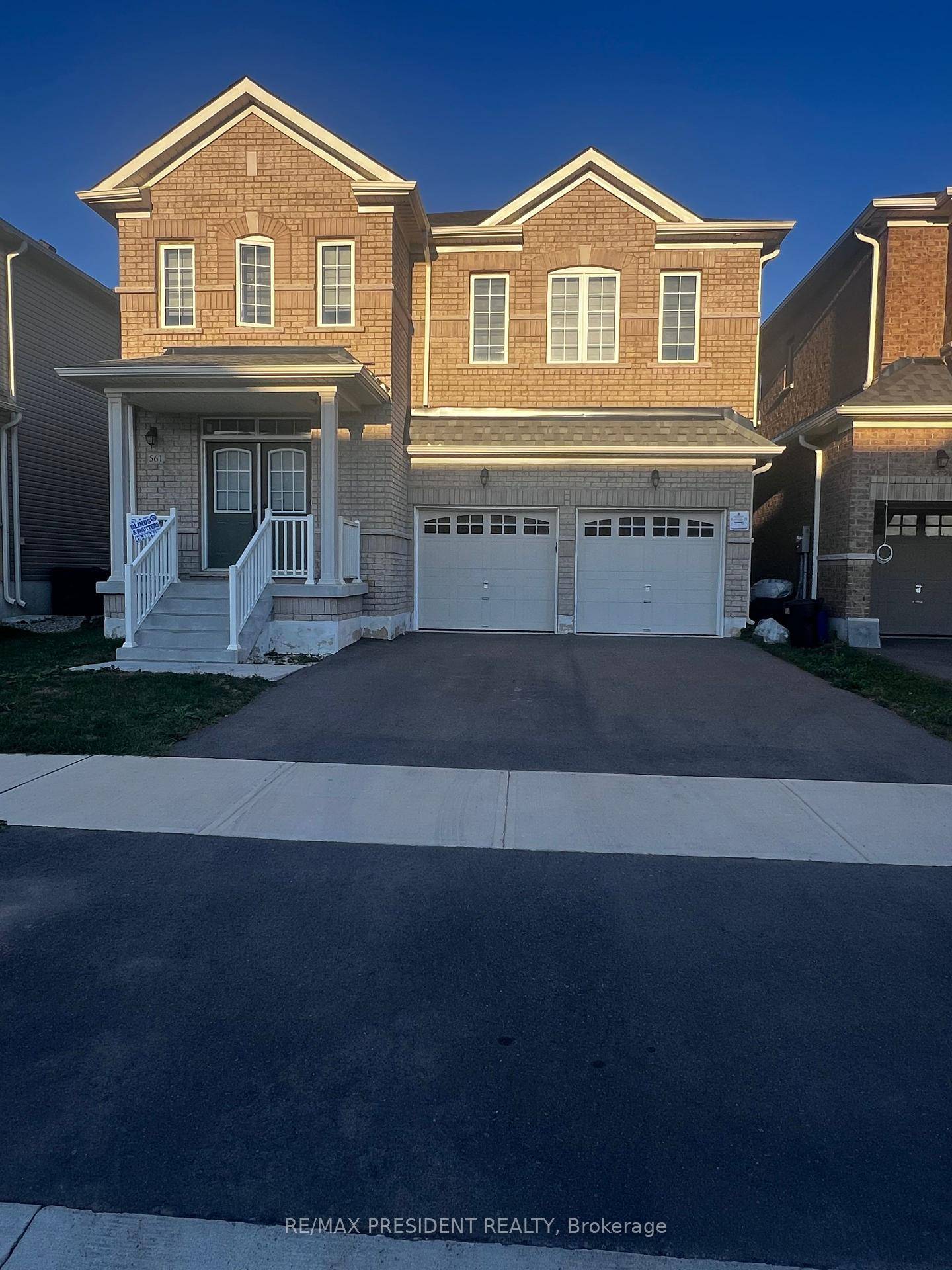 Amazing Opportunity To Lease The Property Features 5 Spacious Bedrooms And 4 Bathrooms.