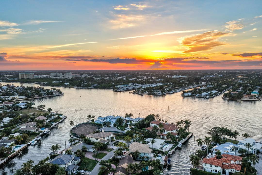 Perfectly positioned for boaters seeking effortless ocean access, this exceptional buildable waterfront lot sits on a quiet cul de sac in the coveted McCormack Mile section of Ocean Ridge only ...
