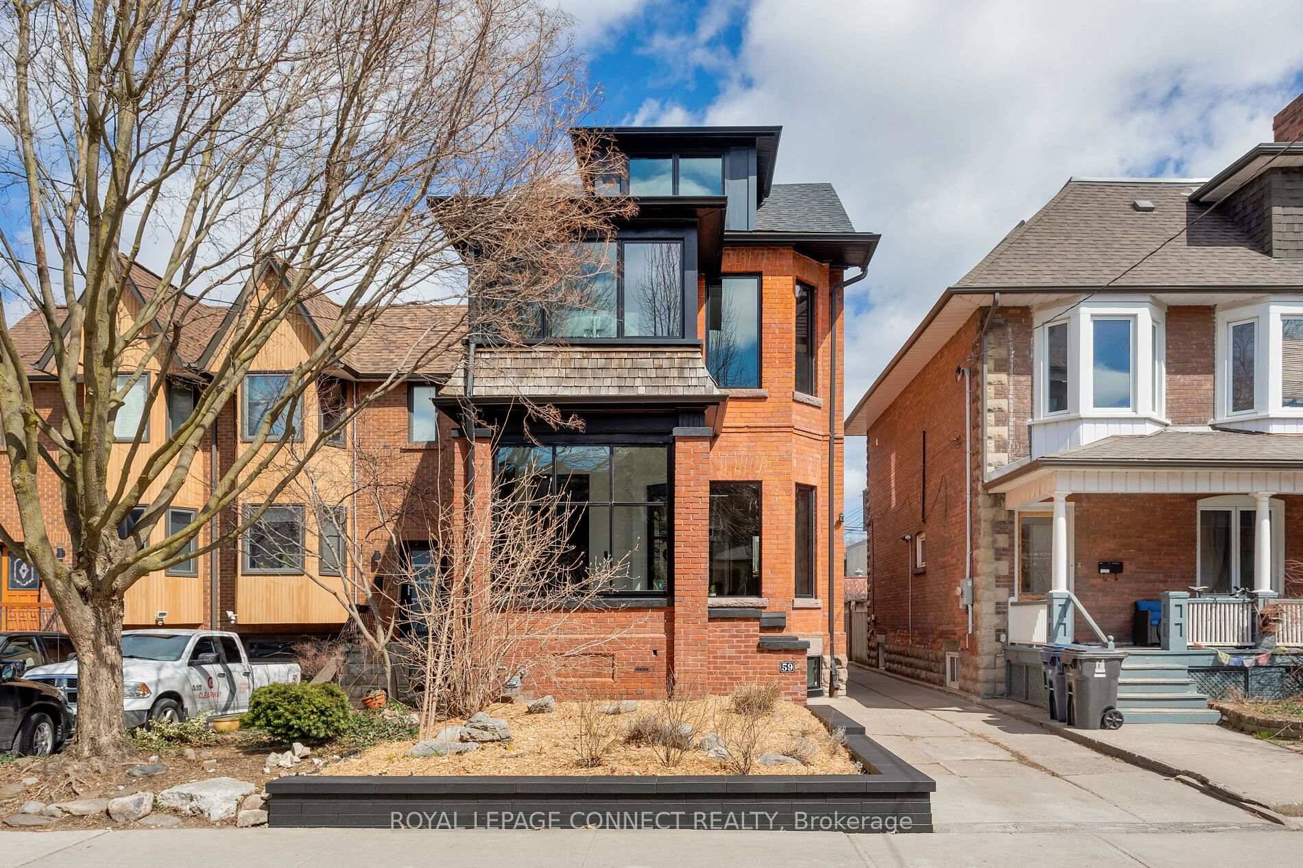 Regal Circa 1886 2. 5 Storey Detached Victorian in Roncesvalles.