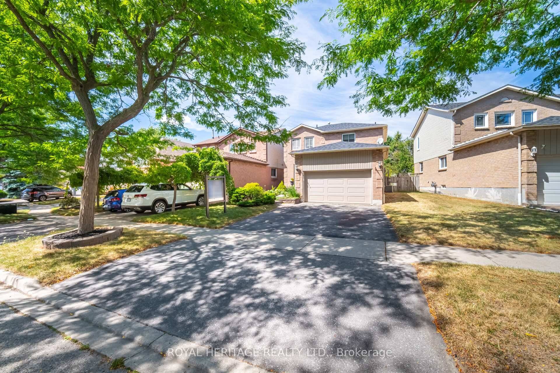 Welcome to 6 Field Cres, an inviting Ajax gem on a well proportioned lot in a desirable amp ; friendly neighbourhood.
