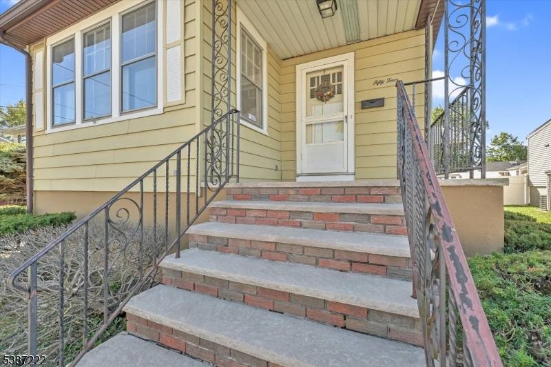 Discover this well maintained 3 bedroom, 2 bath Colonial in sought after Saddle Brook !