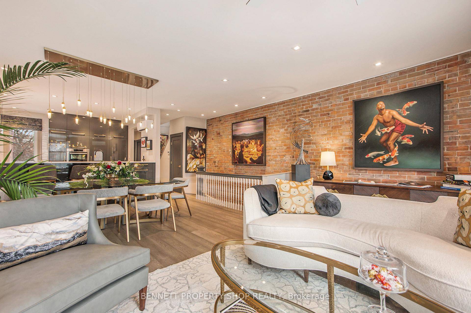 Discover the pinnacle of refined living in this luxuriously furnished 2 storey, 2 bedroom den pied a terre, designed by Viali Design in Ottawa's vibrant Golden Triangle, offering unparalleled access ...