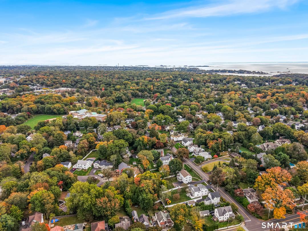 Prime Darien location offering easy access to the Noroton Heights train station, everyday shopping, and public beaches.