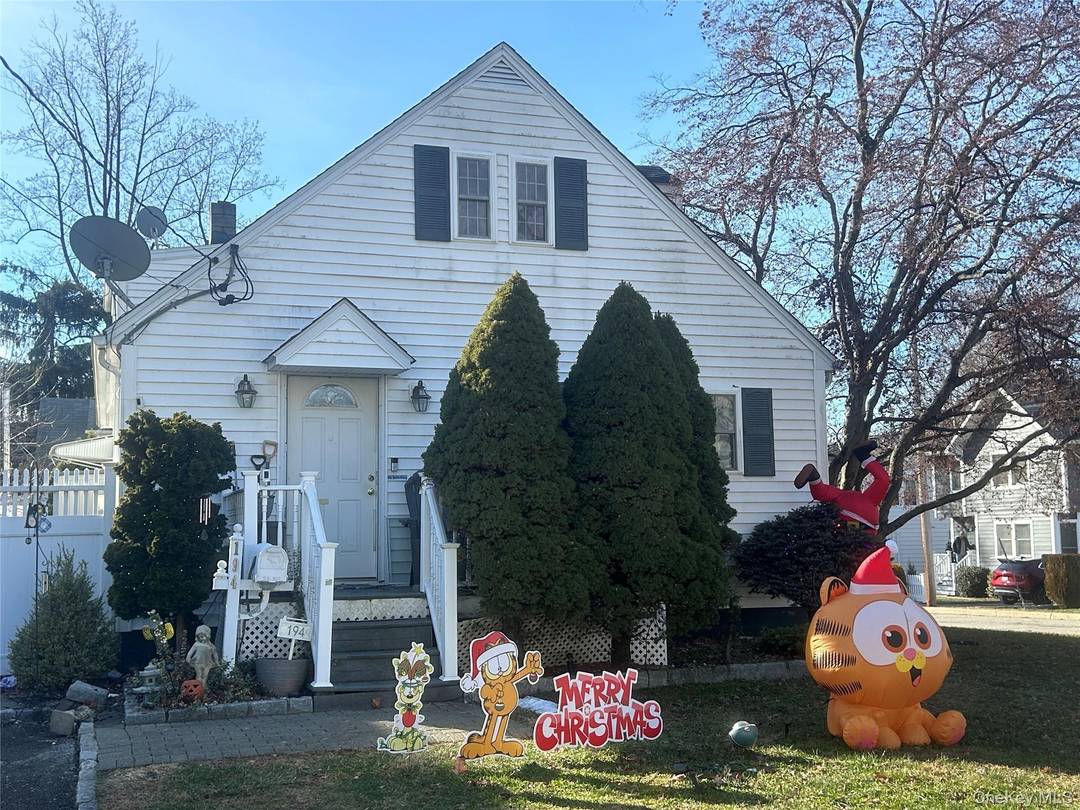 More photos coming 1 6 Welcome to this thoughtfully designed residence in the heart of Buchanan, NY an exceptional opportunity for multi generational living or those seeking flexible, private living ...