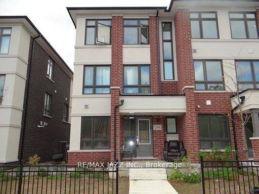 Modern 3 Storey freehold Treasure Hill Townhouse with Double Car Garage.