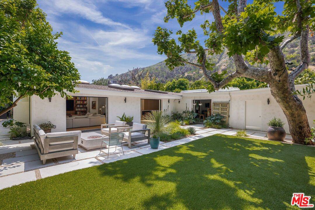 3328   Mandeville Canyon Rd 3BR Brentwood La