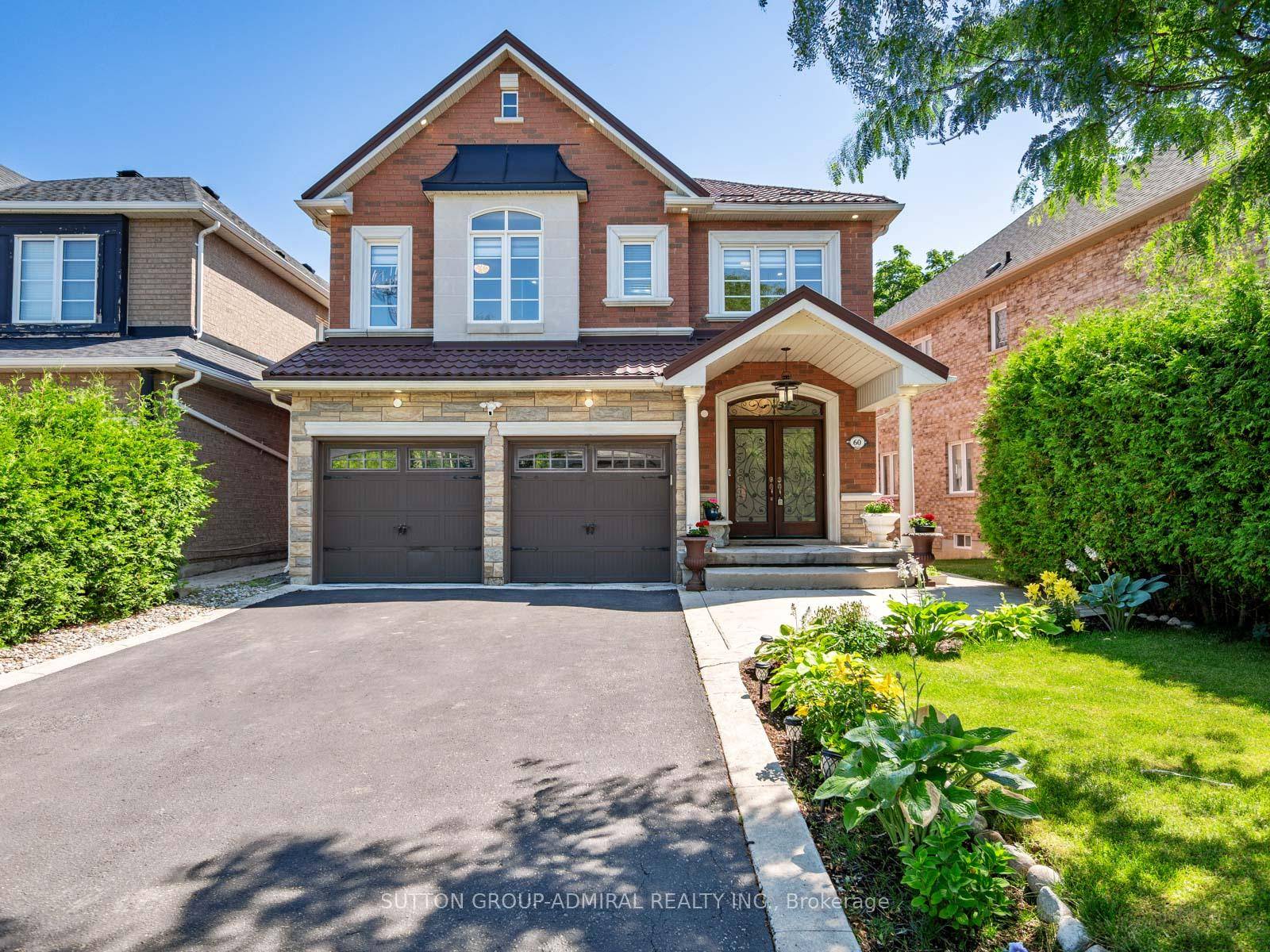 Nestled in Vaughan's prestigious Patterson neighbourhood, 60 Starwood Road is a stunning 4 2 bed, 5 bath detached home backing onto a serene ravine, offering privacy, natural beauty, and refined ...