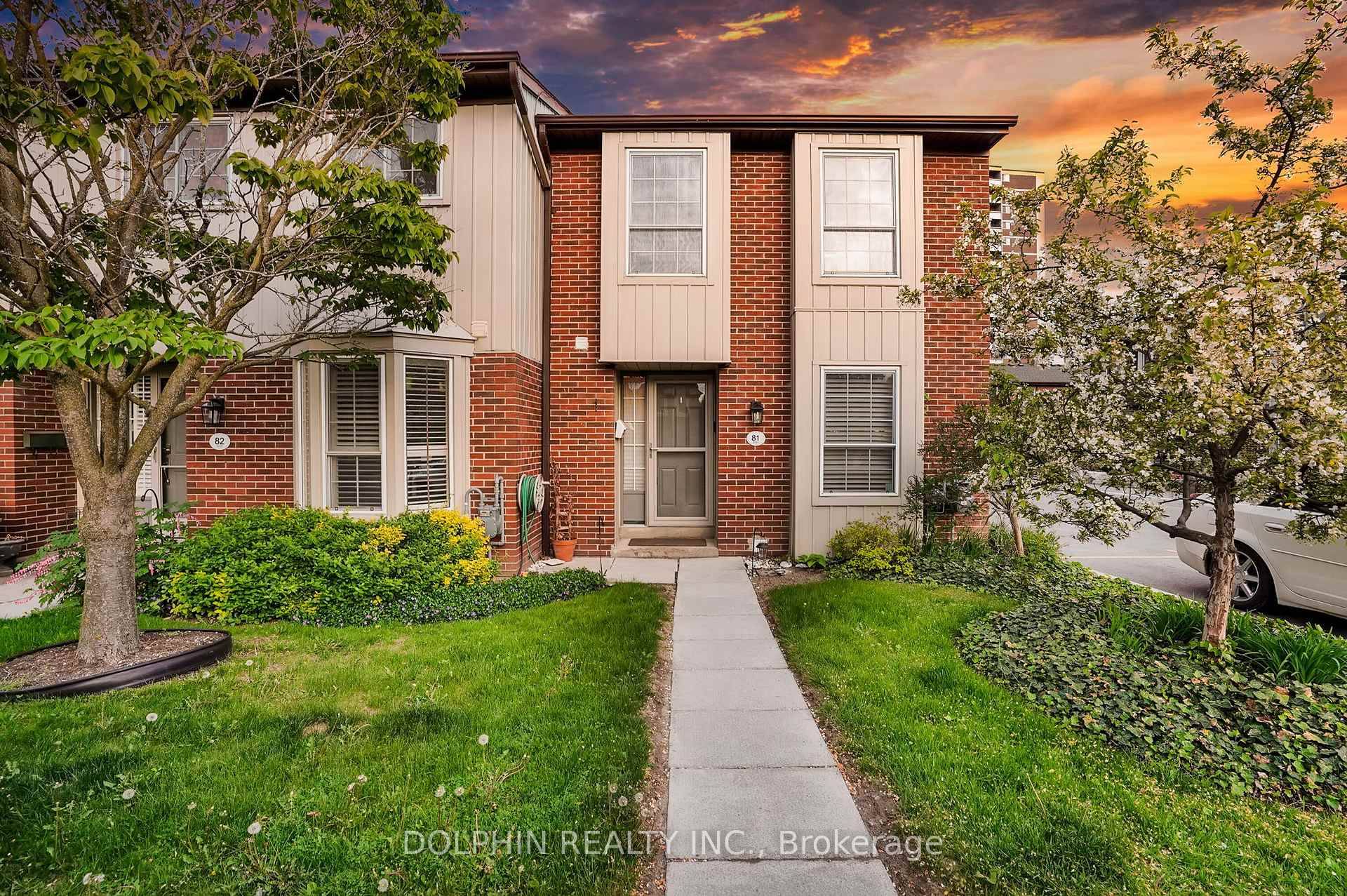 Welcome to this stunning 3 bedroom, 2 bath, 2 storey corner unit condo townhouse with two exclusive underground parking spaces !