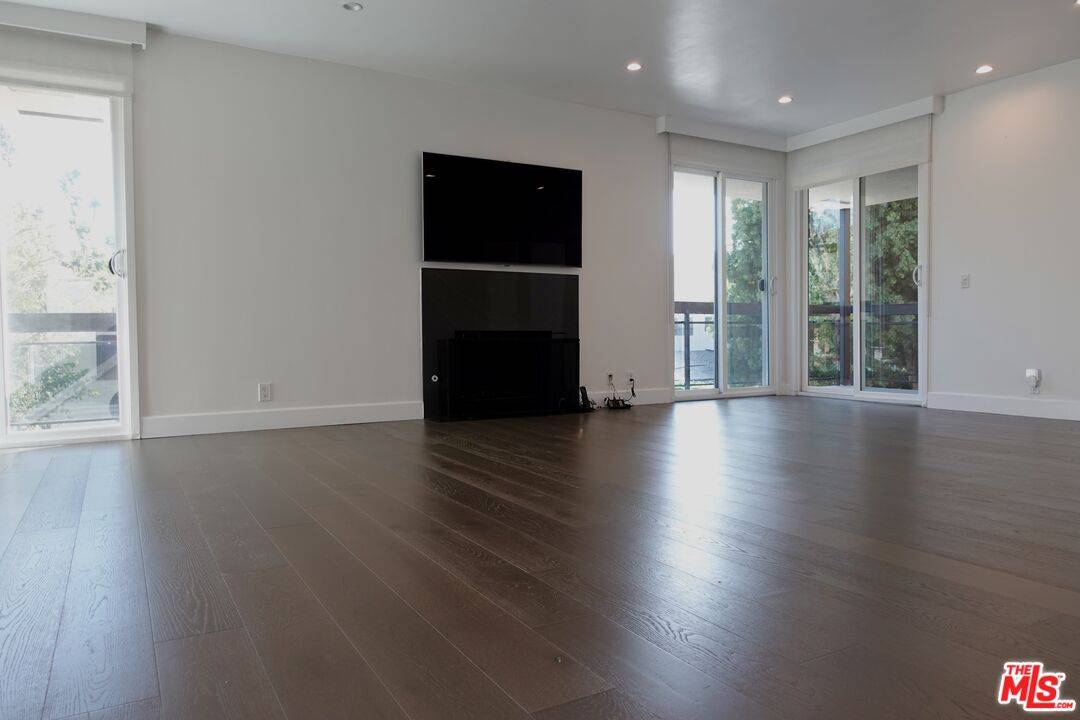 723   Westmount Dr 2BR Sunset Strip La