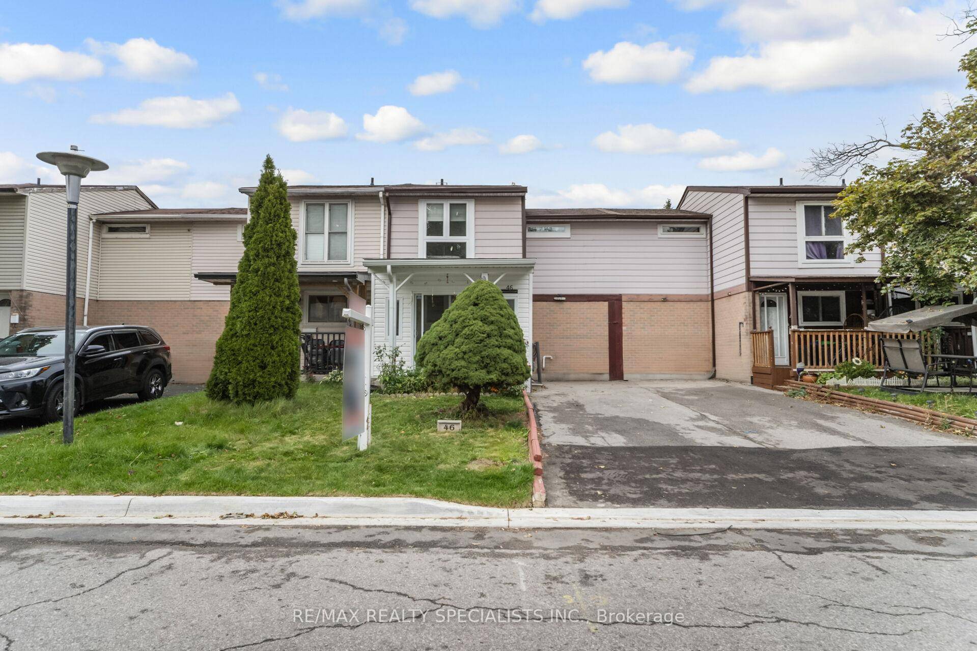 Freehold Townhouse On COURT LOCATION Backs Onto GREEN SPACE Features NEWLY RENOVATED Home Where Modern Design meets Practical Living with New Flooring ; New Pot Lights ; New windows Kitchen ...
