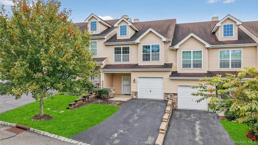 Welcome to this beautifully maintained 3 bedroom, 3.