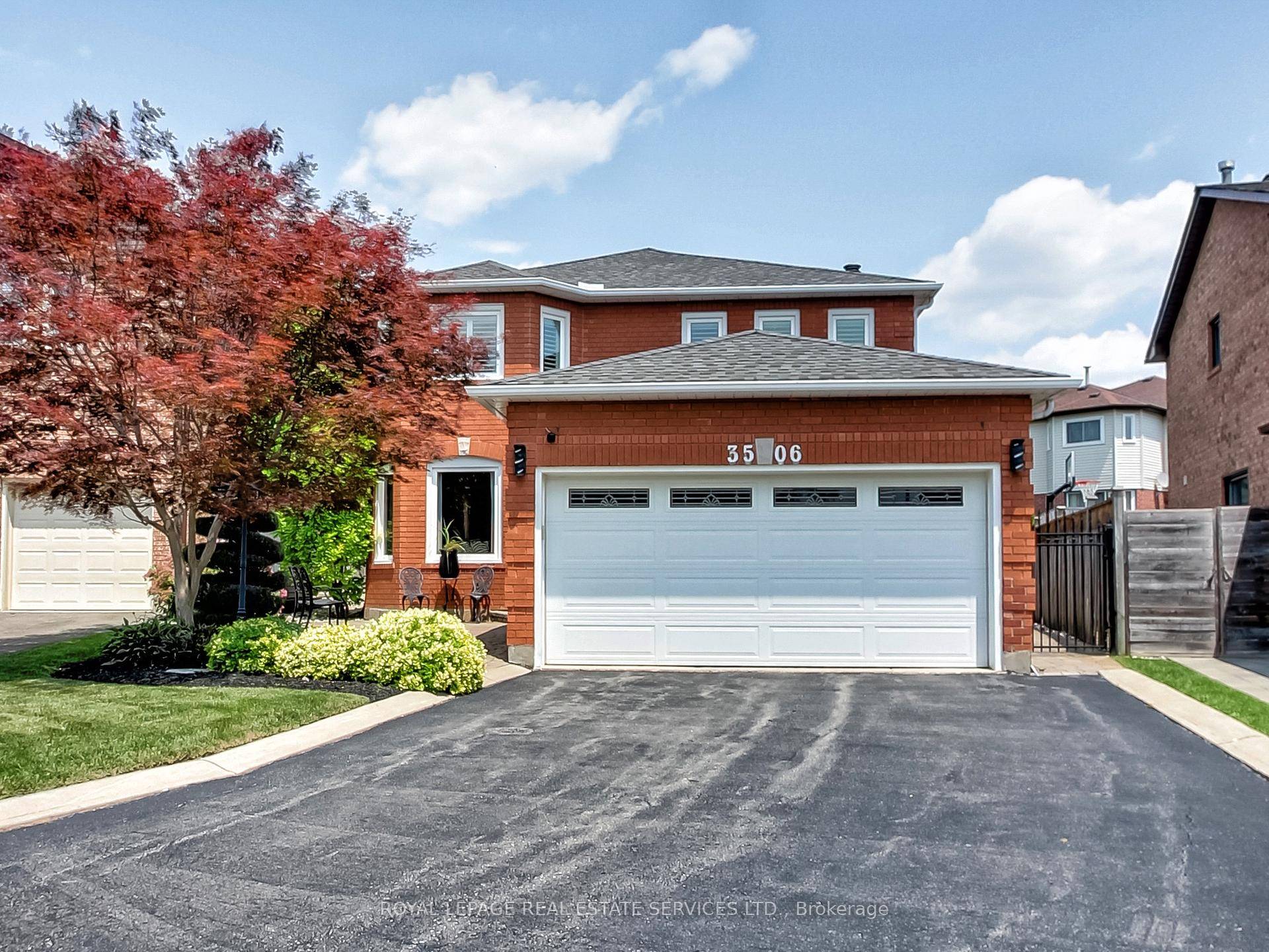 Welcome to 3506 Pintail Circle A Meadowvale Masterpiece !