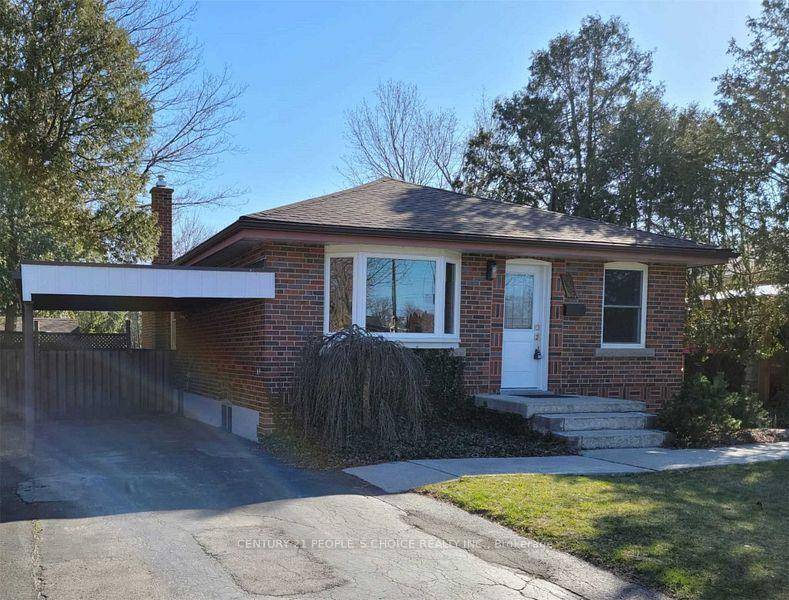 Bright And updatedted 1Br Basement Apartment With Separate Side Entrance And One Parking.
