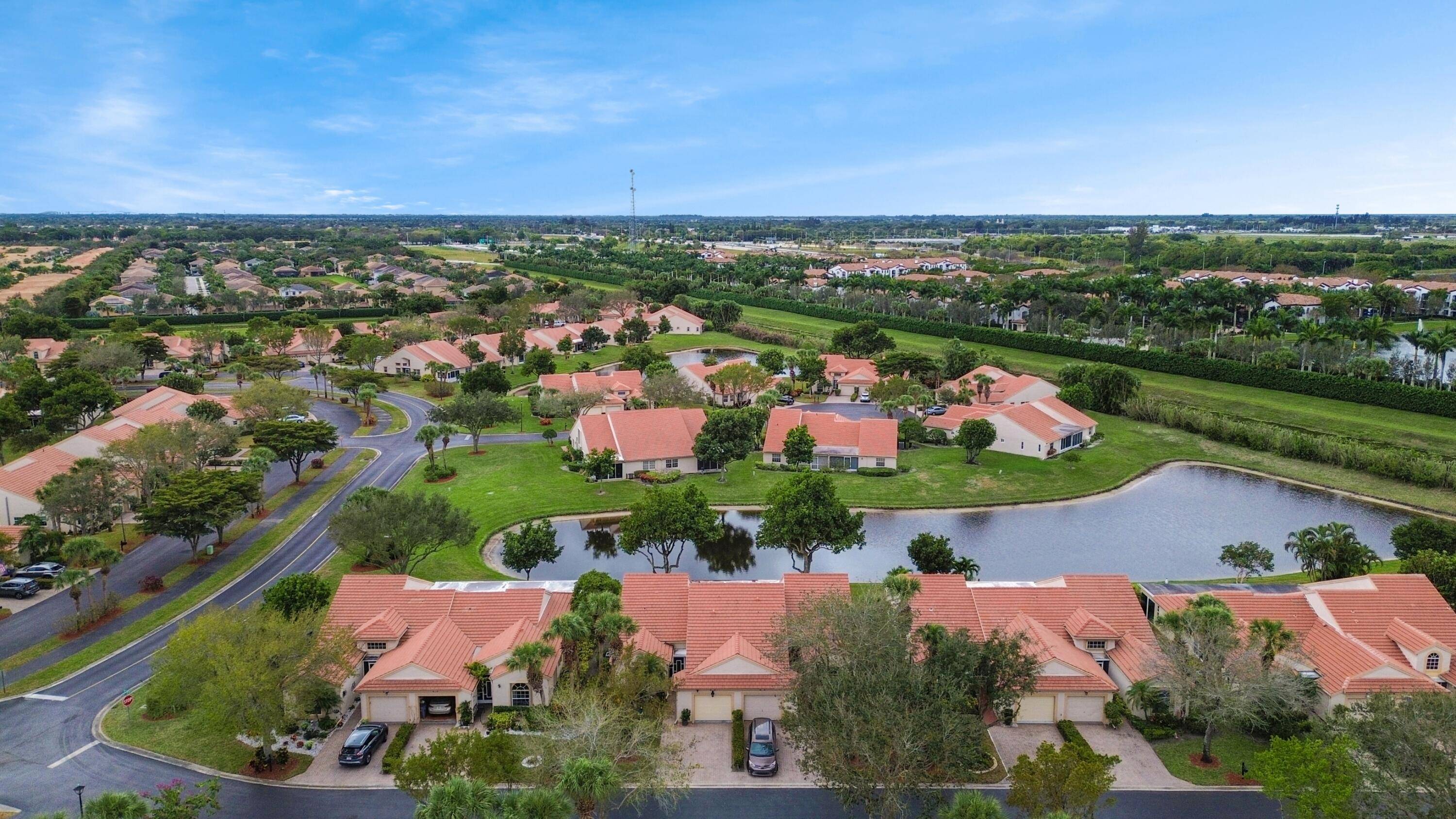 Gorgeous 2 Bed, 2 Bath Villa Stunning Lake Views !