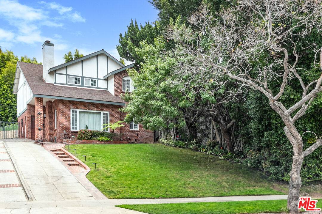 1358 Holmby Ave 5BR Westwood La