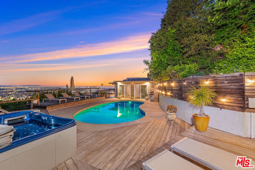 8494 Cole Crest Dr 6BR Hollywood Hills East La