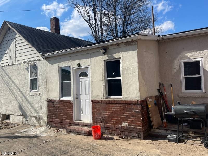 Excellent investment opportunity fully occupied.