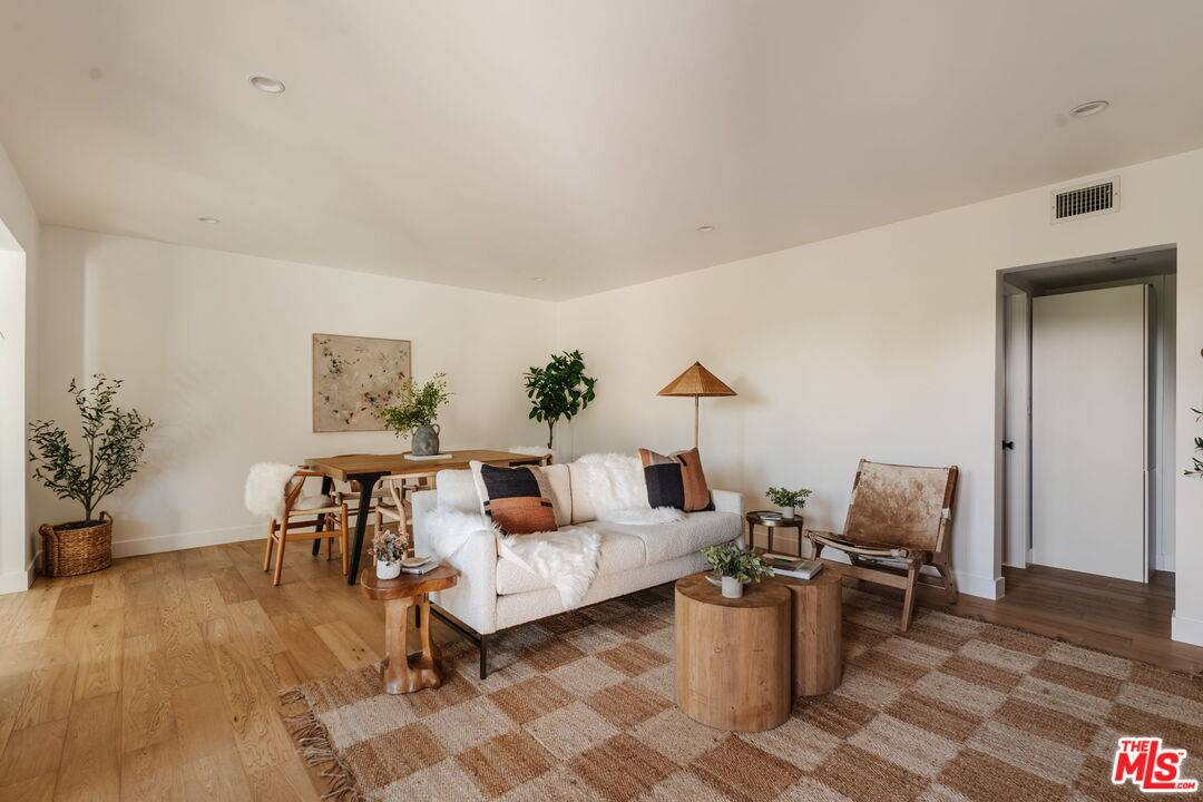 1943  12th 1BR Santa Monica La